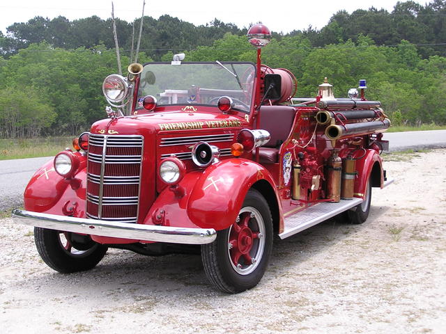 Wilcox 1942 Mack 3 May 2008.JPG