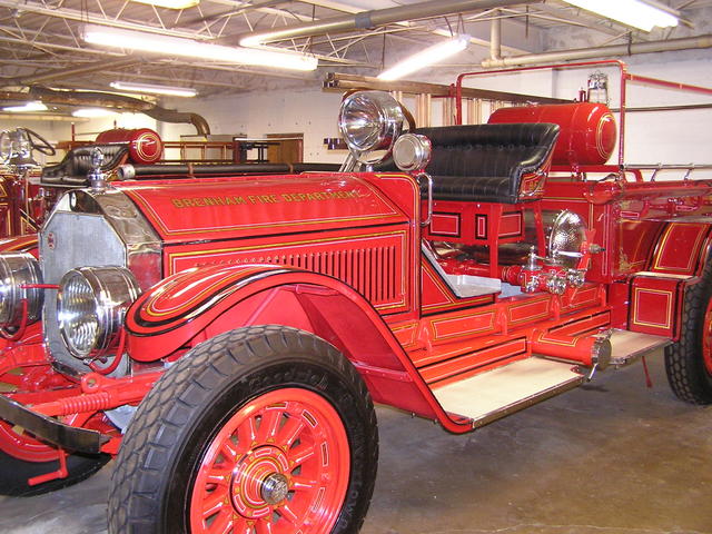 American LaFrance Brenham Fire Department.JPG